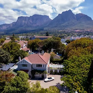 Guest house Roodenburg House, Cape Town