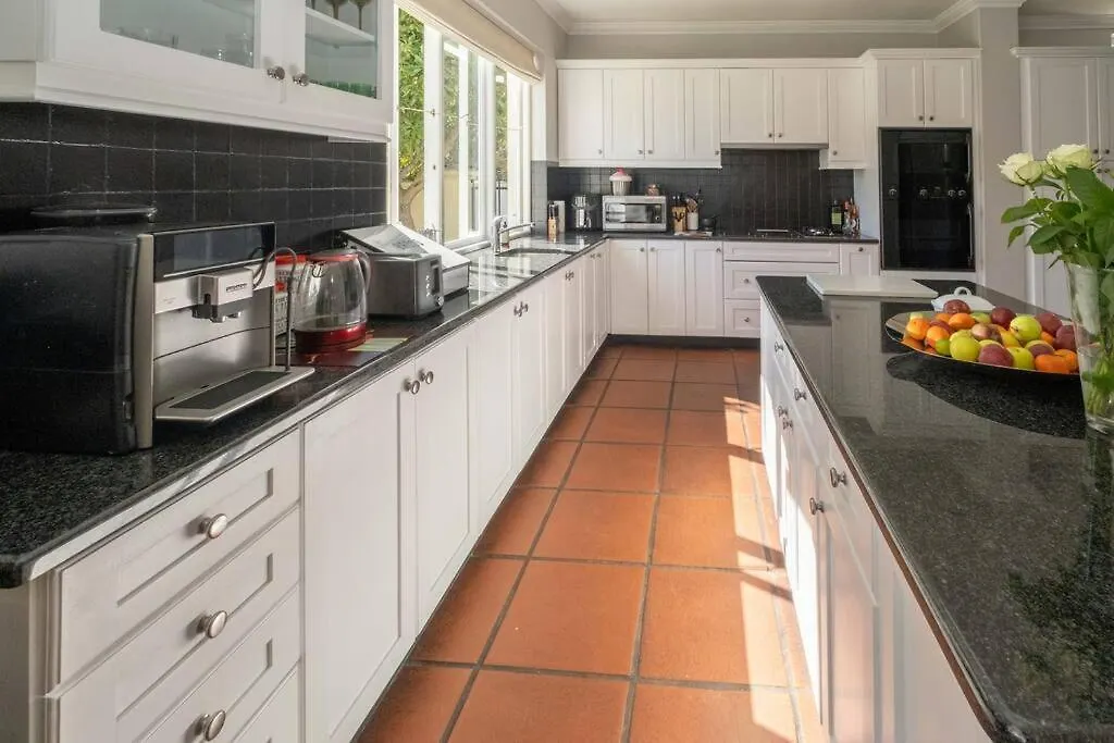 Spacious Home In Cape Town Rondebosch 0*,  Sudáfrica