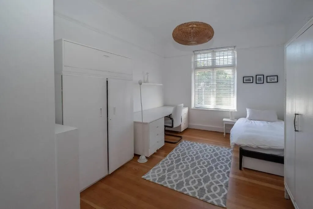 Spacious Home In Cape Town Rondebosch 0*,