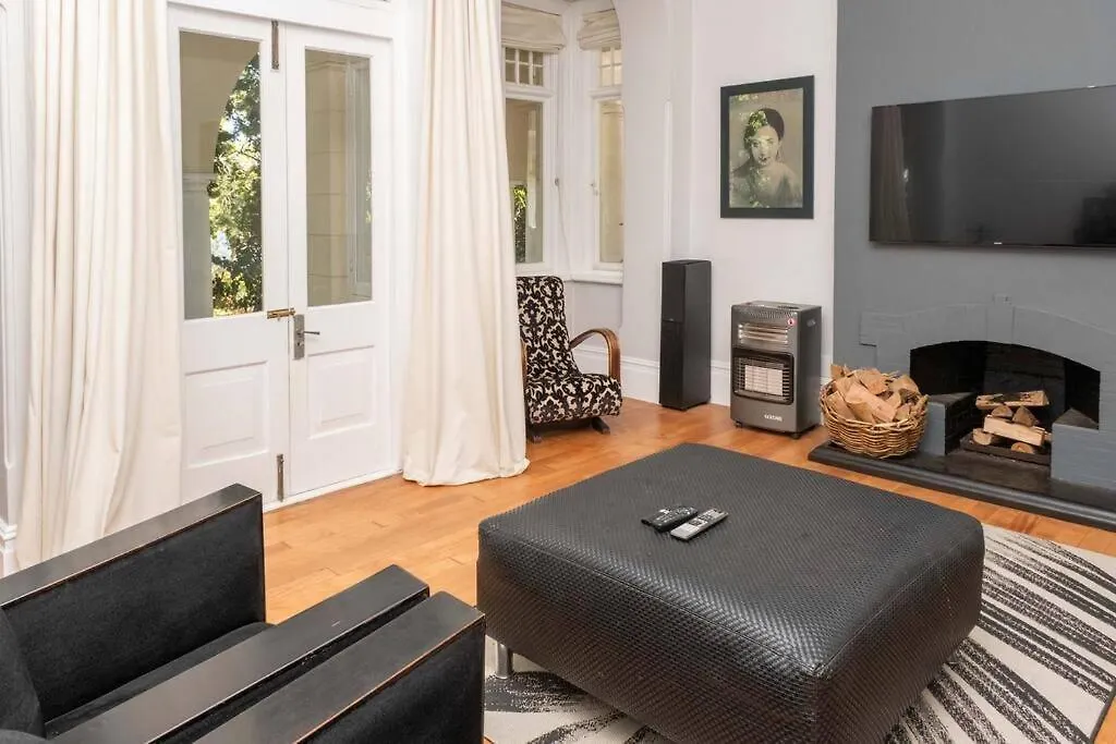 Spacious Home In Cape Town Rondebosch 0*,