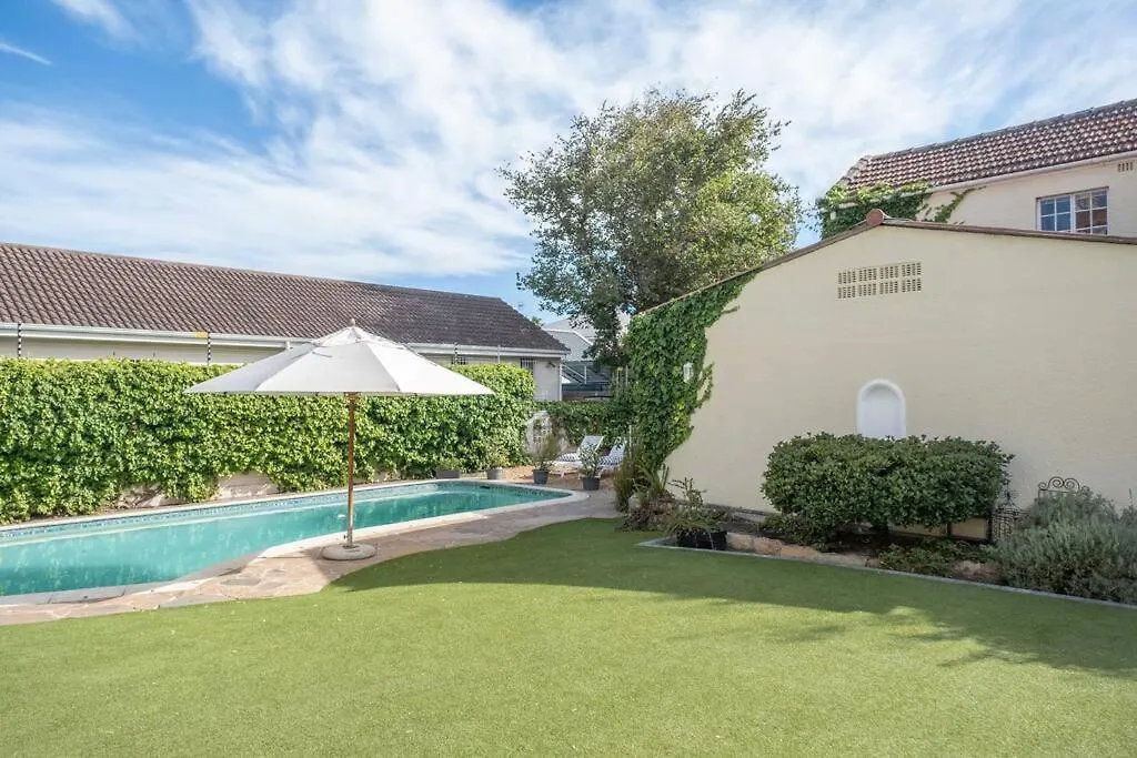 Spacious Home In Cape Town Rondebosch 0*,  Sudáfrica